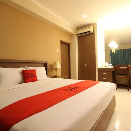 Reddoorz Premium @ Slamet Riyadi 2 Solo Exterior foto