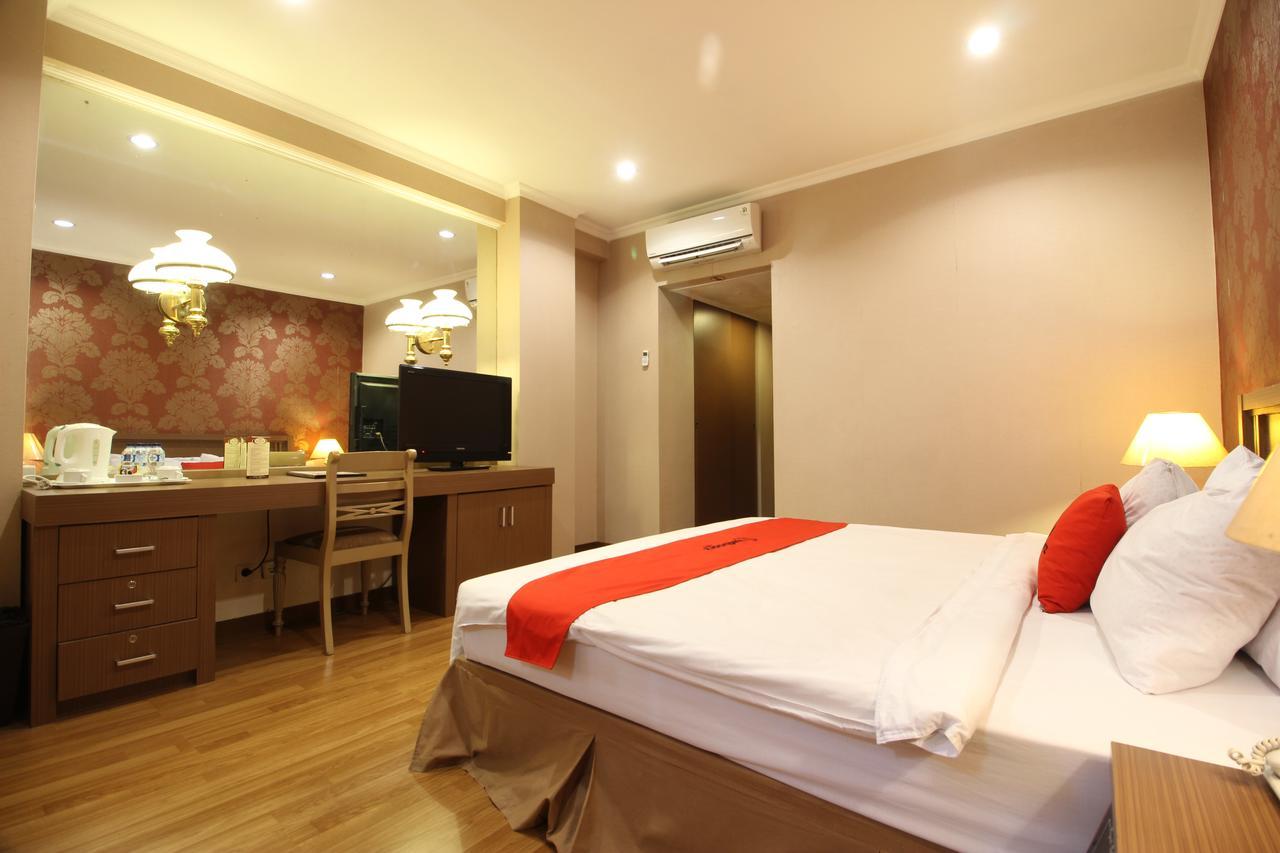 Reddoorz Premium @ Slamet Riyadi 2 Solo Exterior foto