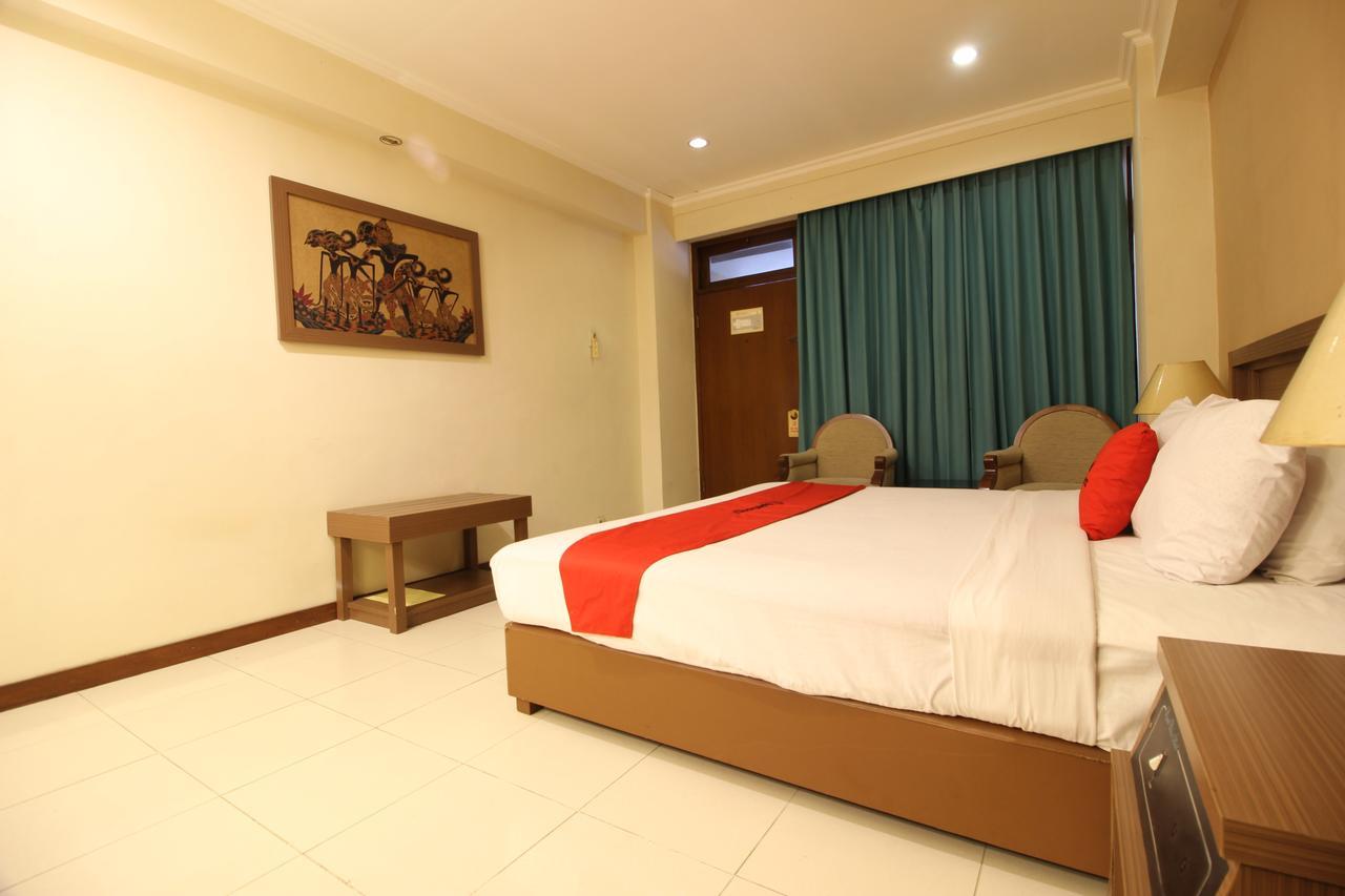 Reddoorz Premium @ Slamet Riyadi 2 Solo Exterior foto