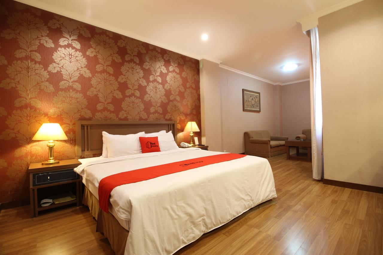 Reddoorz Premium @ Slamet Riyadi 2 Solo Exterior foto