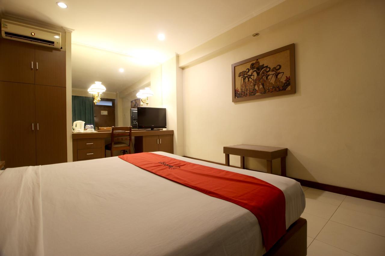 Reddoorz Premium @ Slamet Riyadi 2 Solo Exterior foto