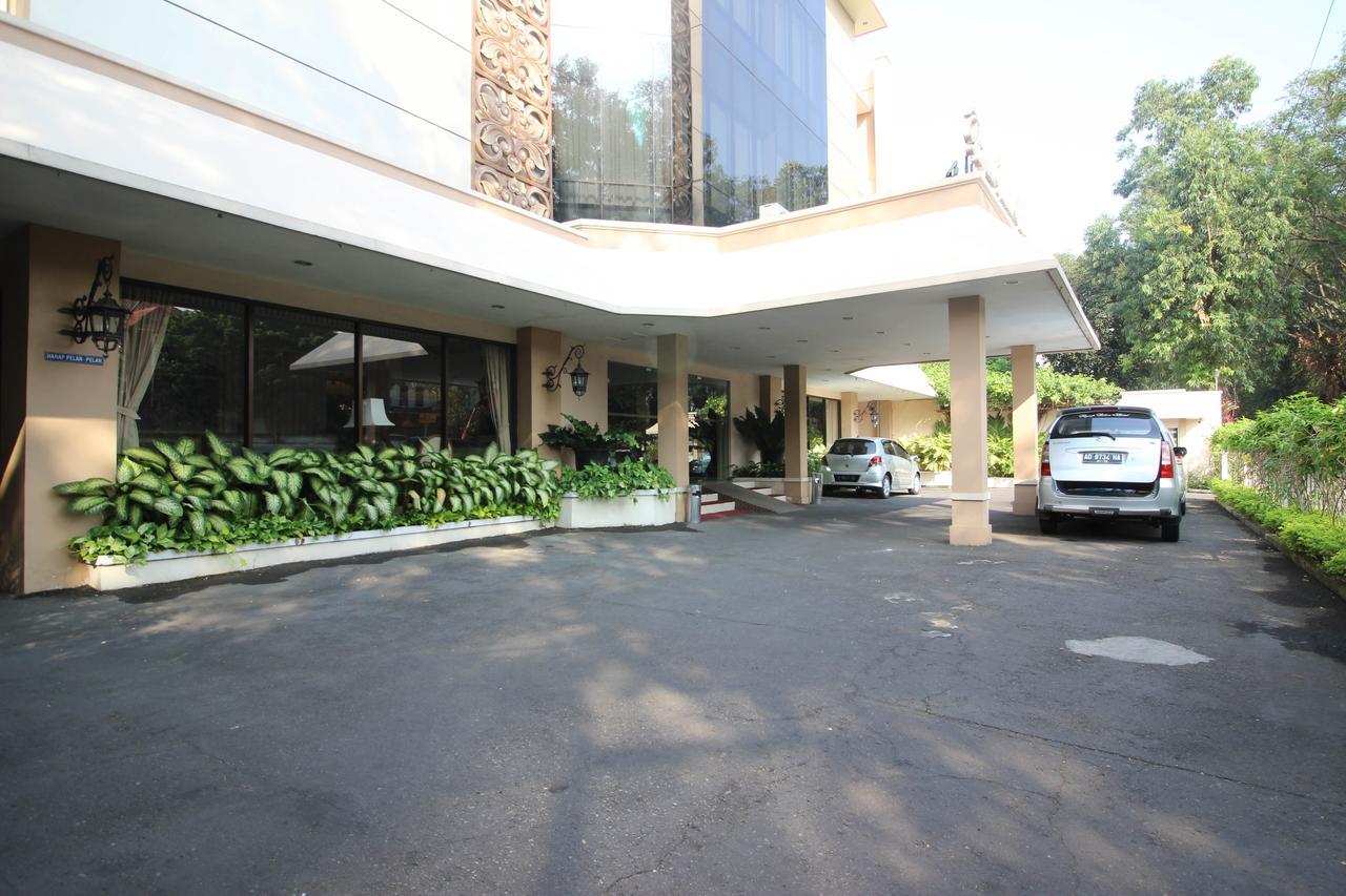 Reddoorz Premium @ Slamet Riyadi 2 Solo Exterior foto