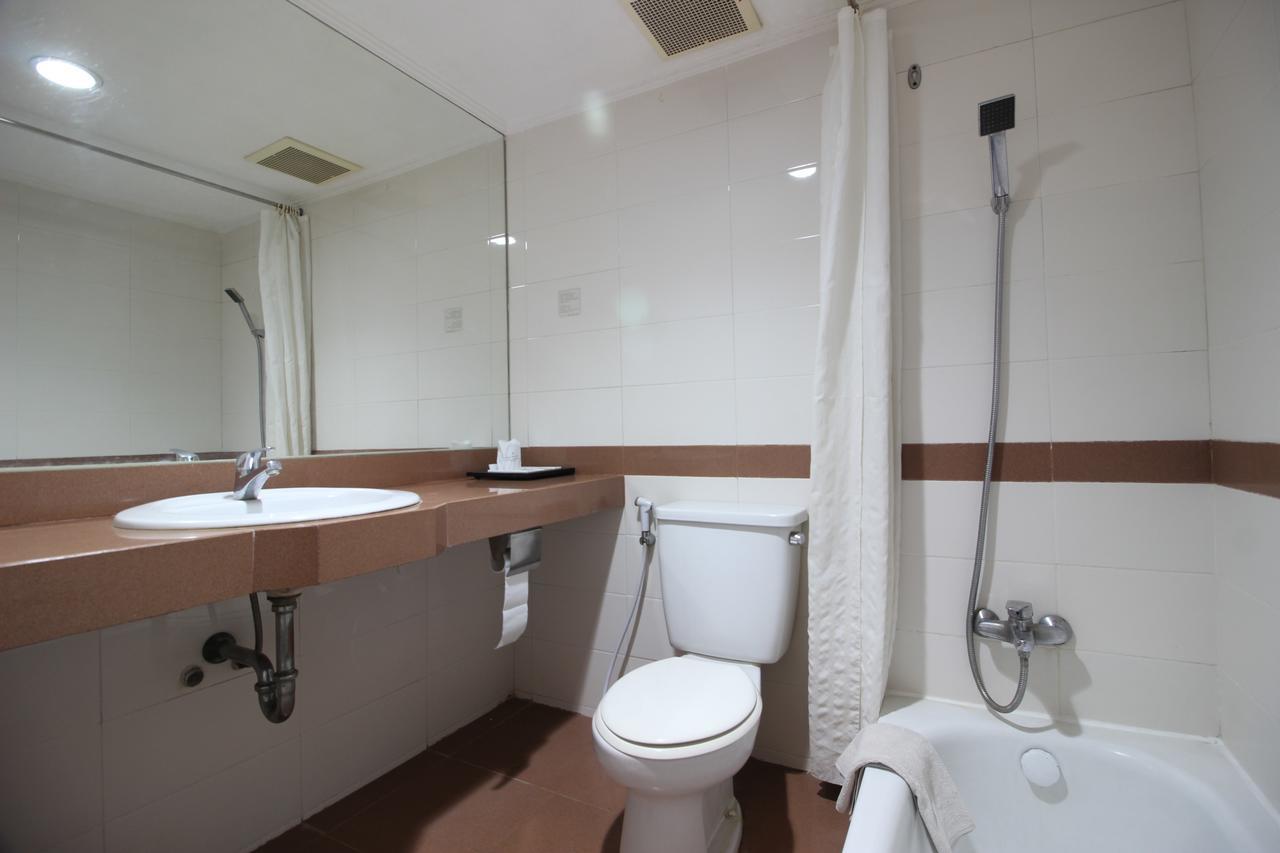 Reddoorz Premium @ Slamet Riyadi 2 Solo Exterior foto