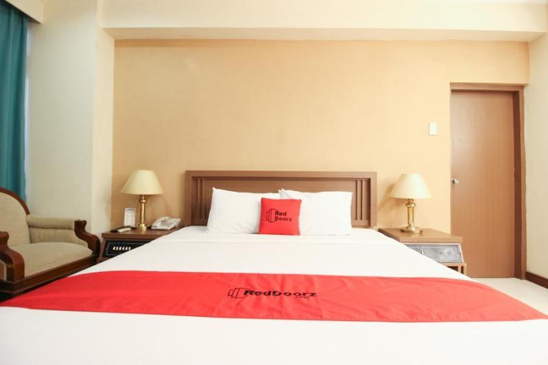 Reddoorz Premium @ Slamet Riyadi 2 Solo Exterior foto
